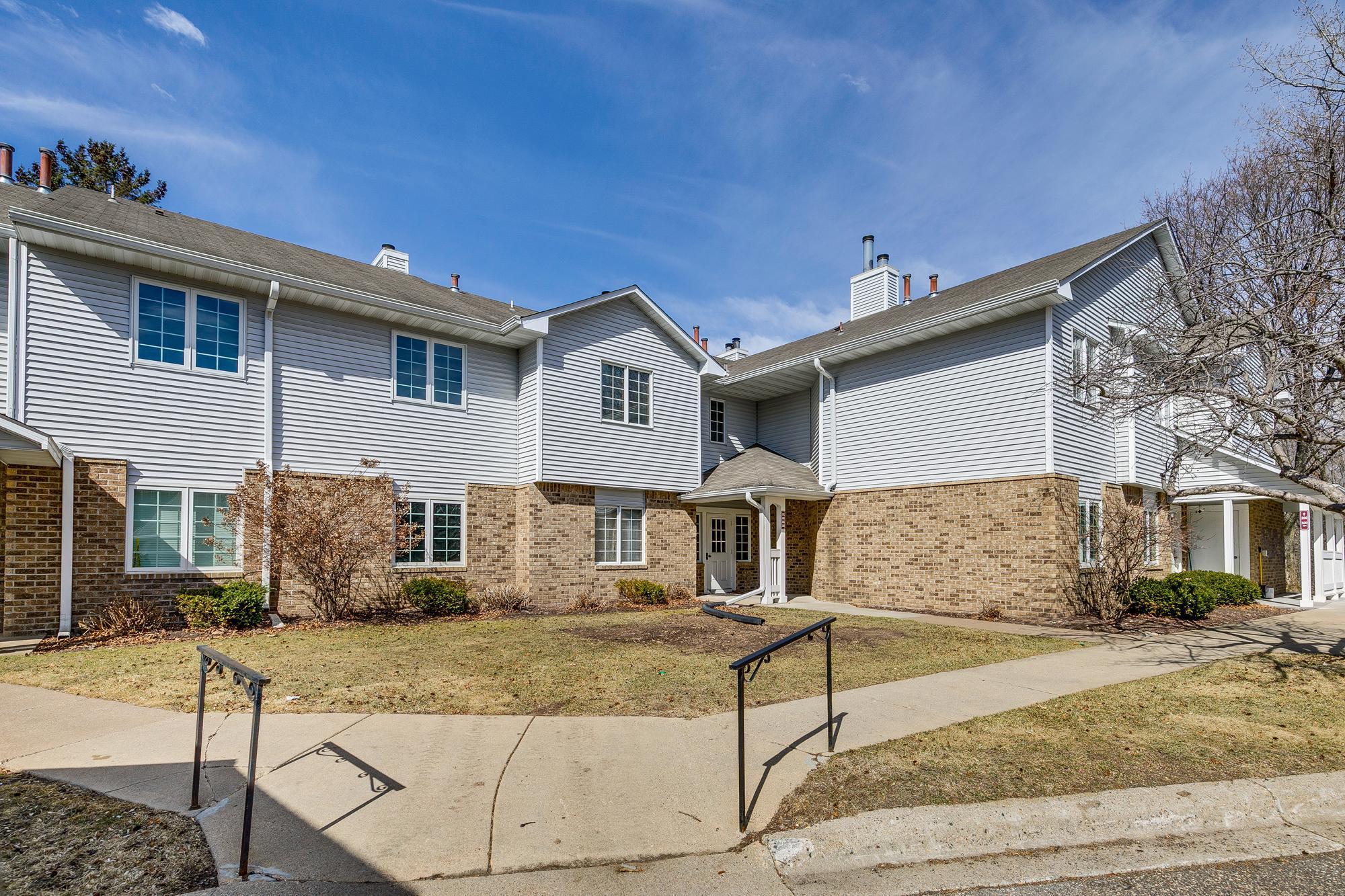 3569 Blue Jay Way #201, Saint Paul, Minnesota image 1