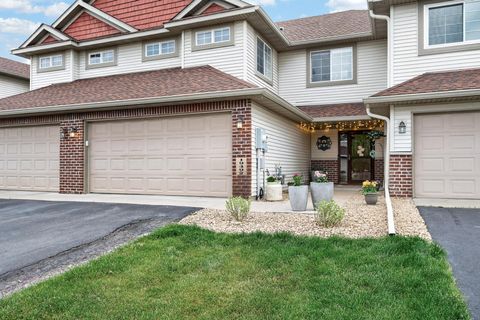 Townhouse For Sale - 19492 Prairieview Drive<br/> Rogers, MN 55374