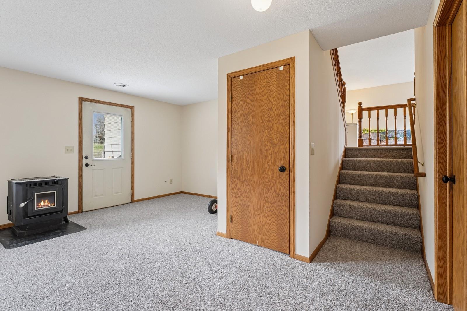 35292 Central Drive, Cambridge, Minnesota image 38