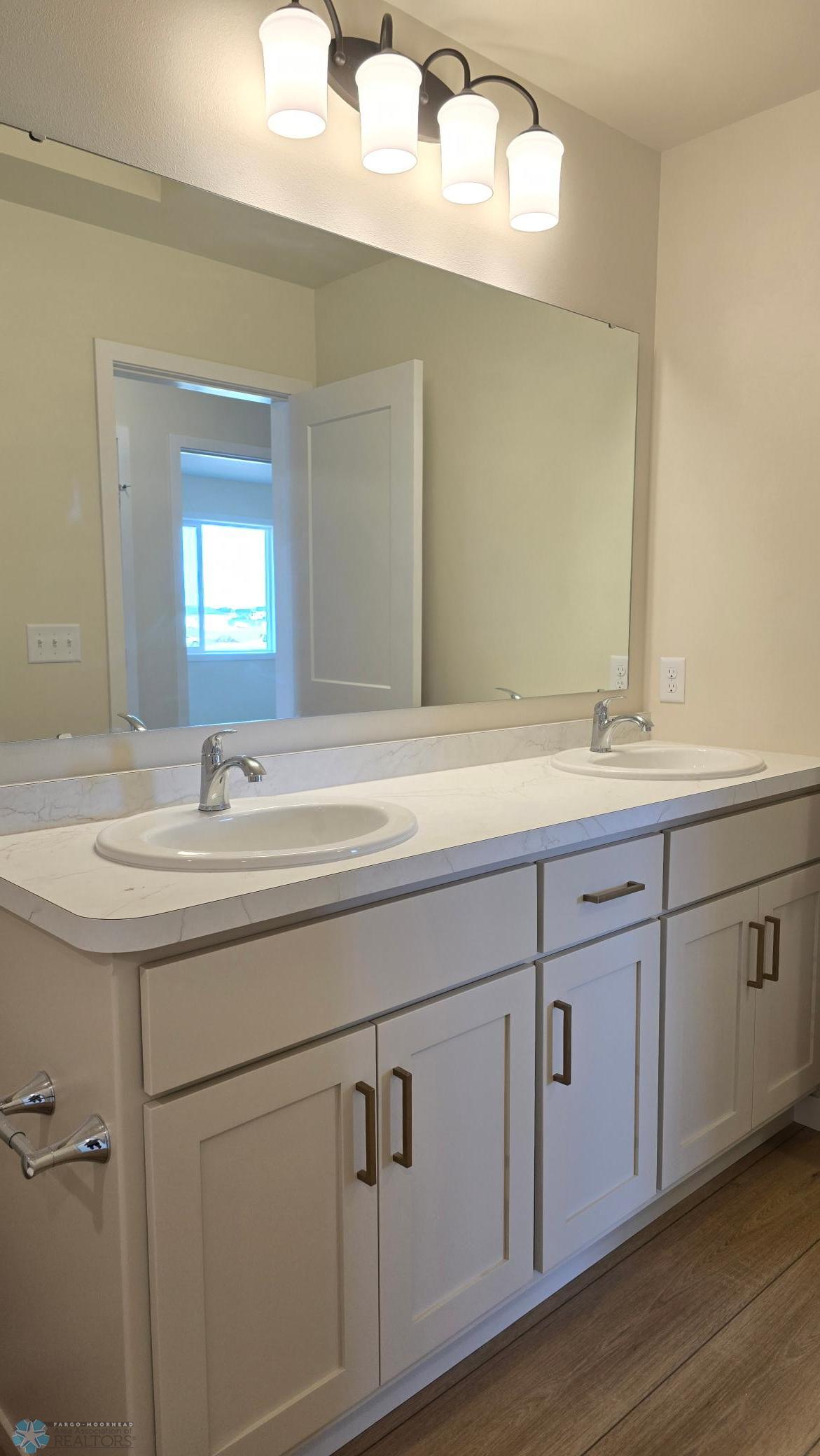 Fargo, North Dakota 58104, United States, 4 Bedrooms Bedrooms, ,2 BathroomsBathrooms,Residential,Pending,145180