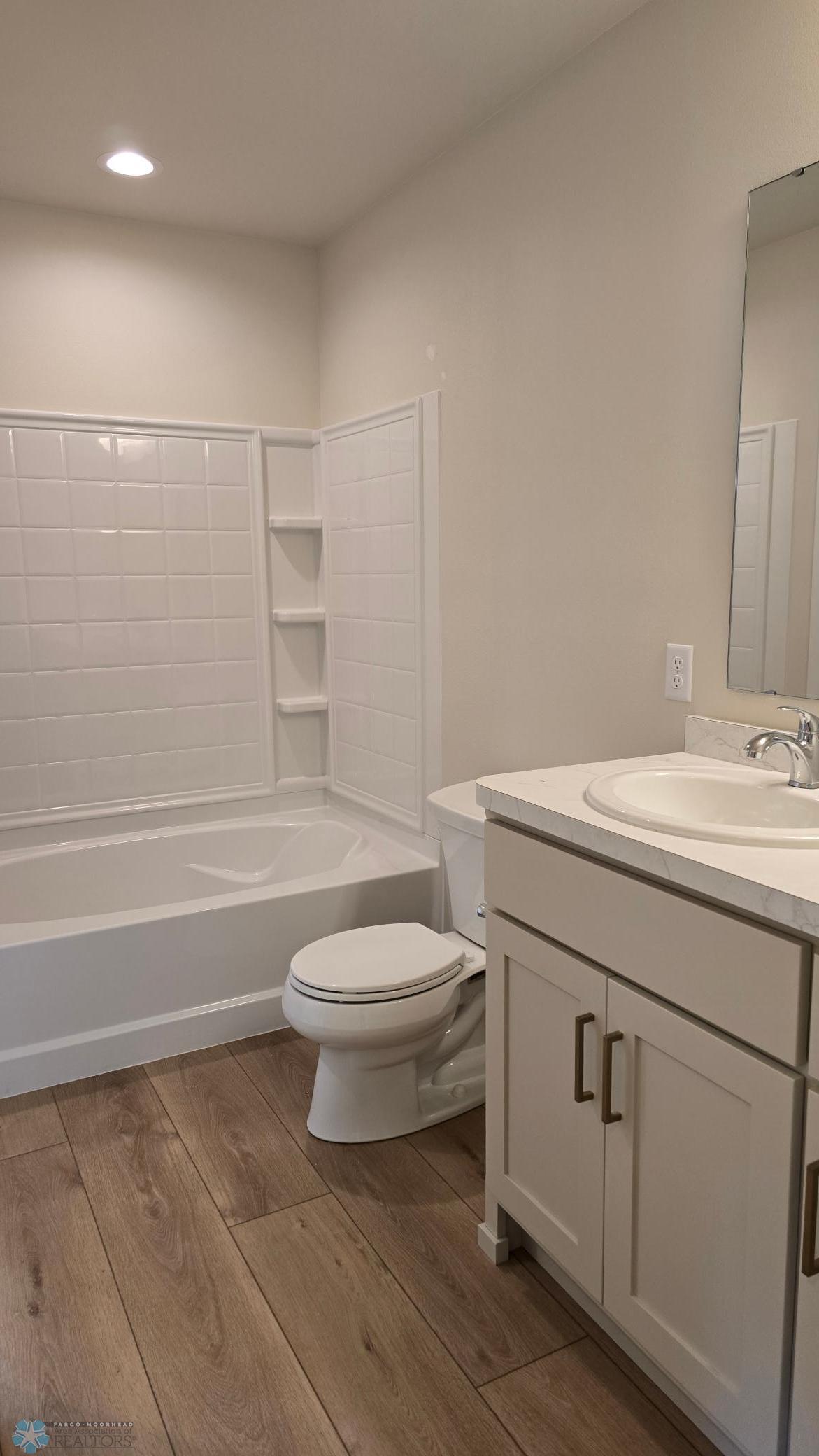 Fargo, North Dakota 58104, United States, 4 Bedrooms Bedrooms, ,2 BathroomsBathrooms,Residential,Pending,145180