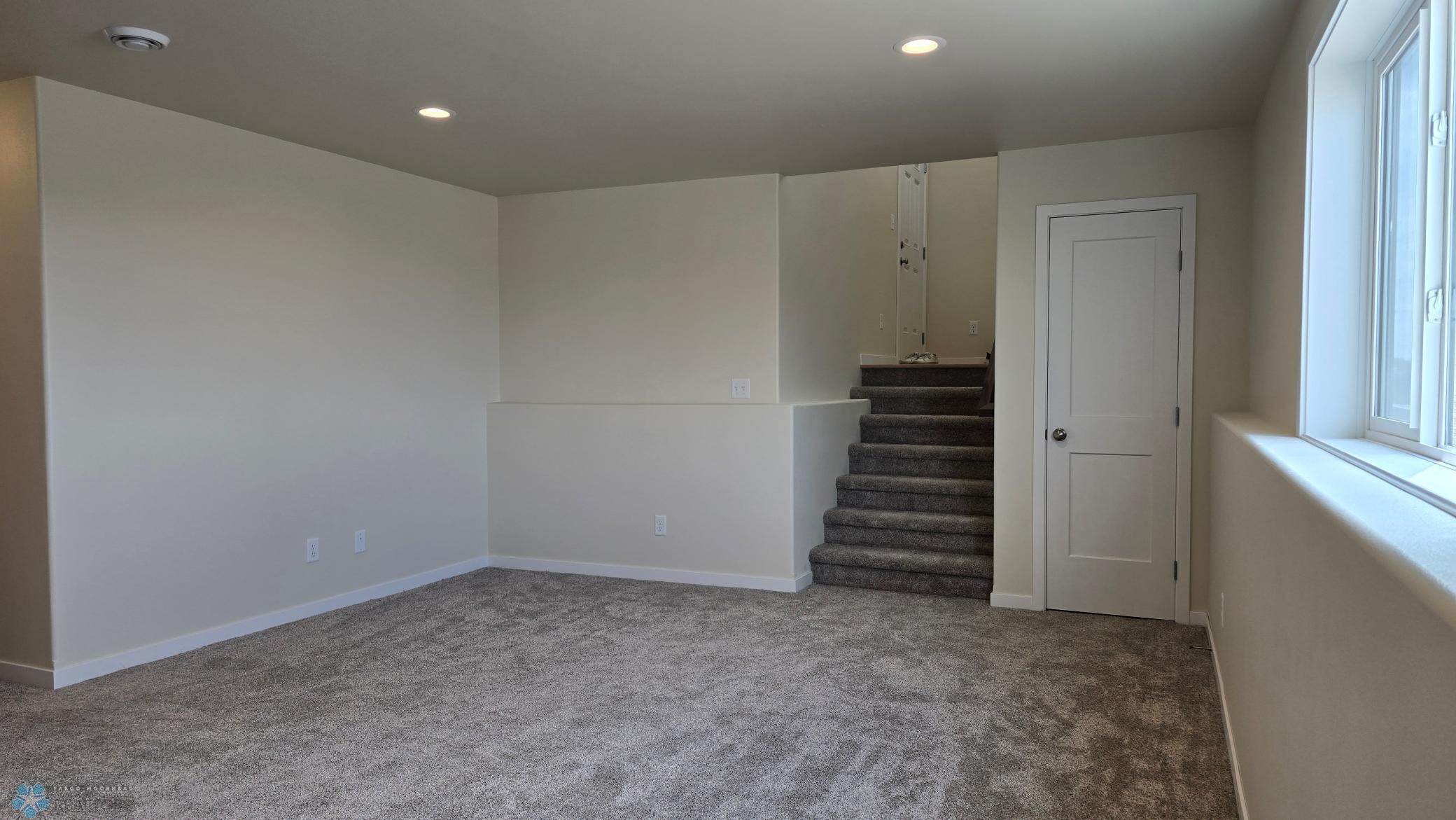 Fargo, North Dakota 58104, United States, 4 Bedrooms Bedrooms, ,2 BathroomsBathrooms,Residential,Pending,145180