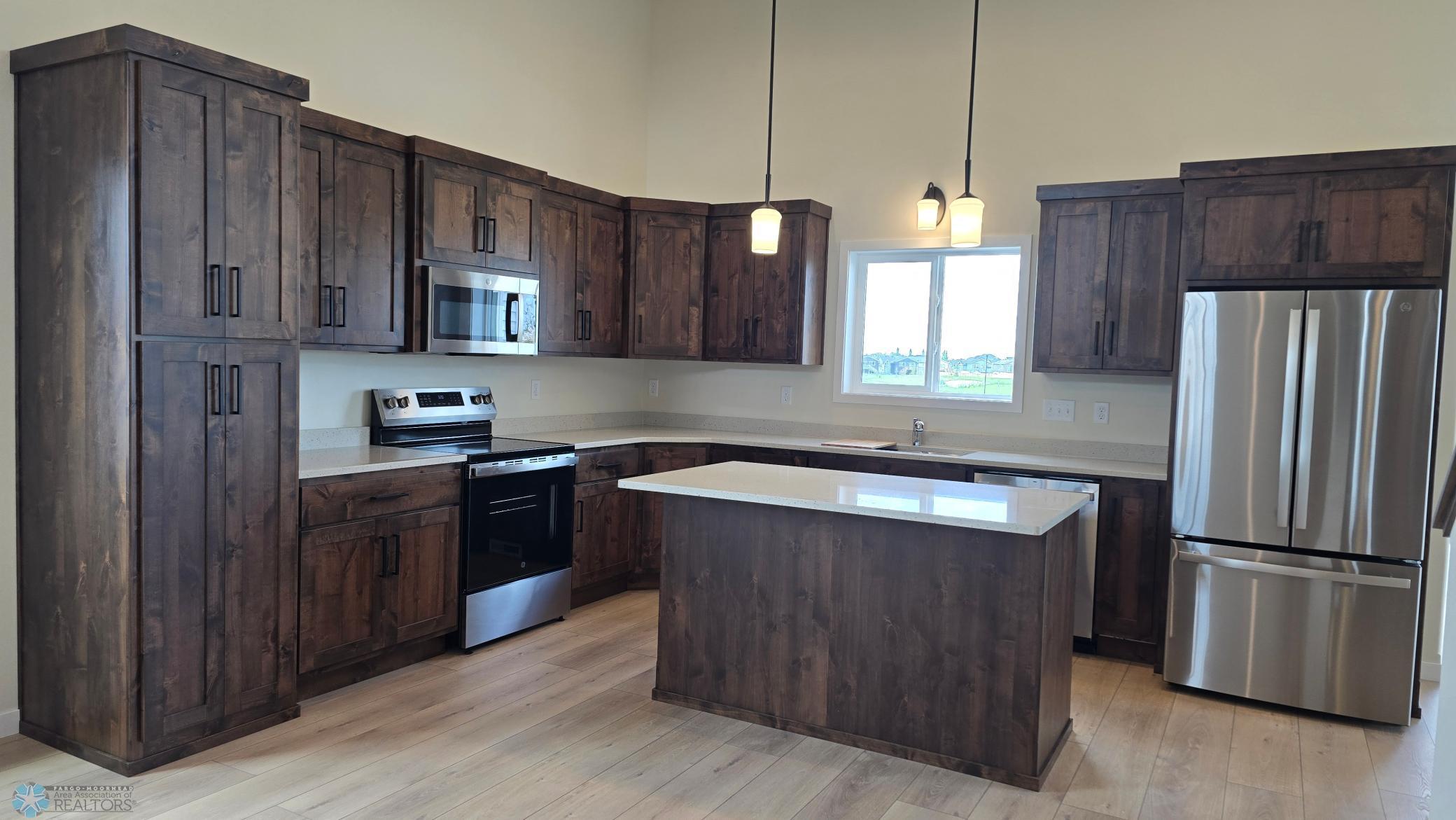 Fargo, North Dakota 58104, United States, 4 Bedrooms Bedrooms, ,2 BathroomsBathrooms,Residential,Pending,145180