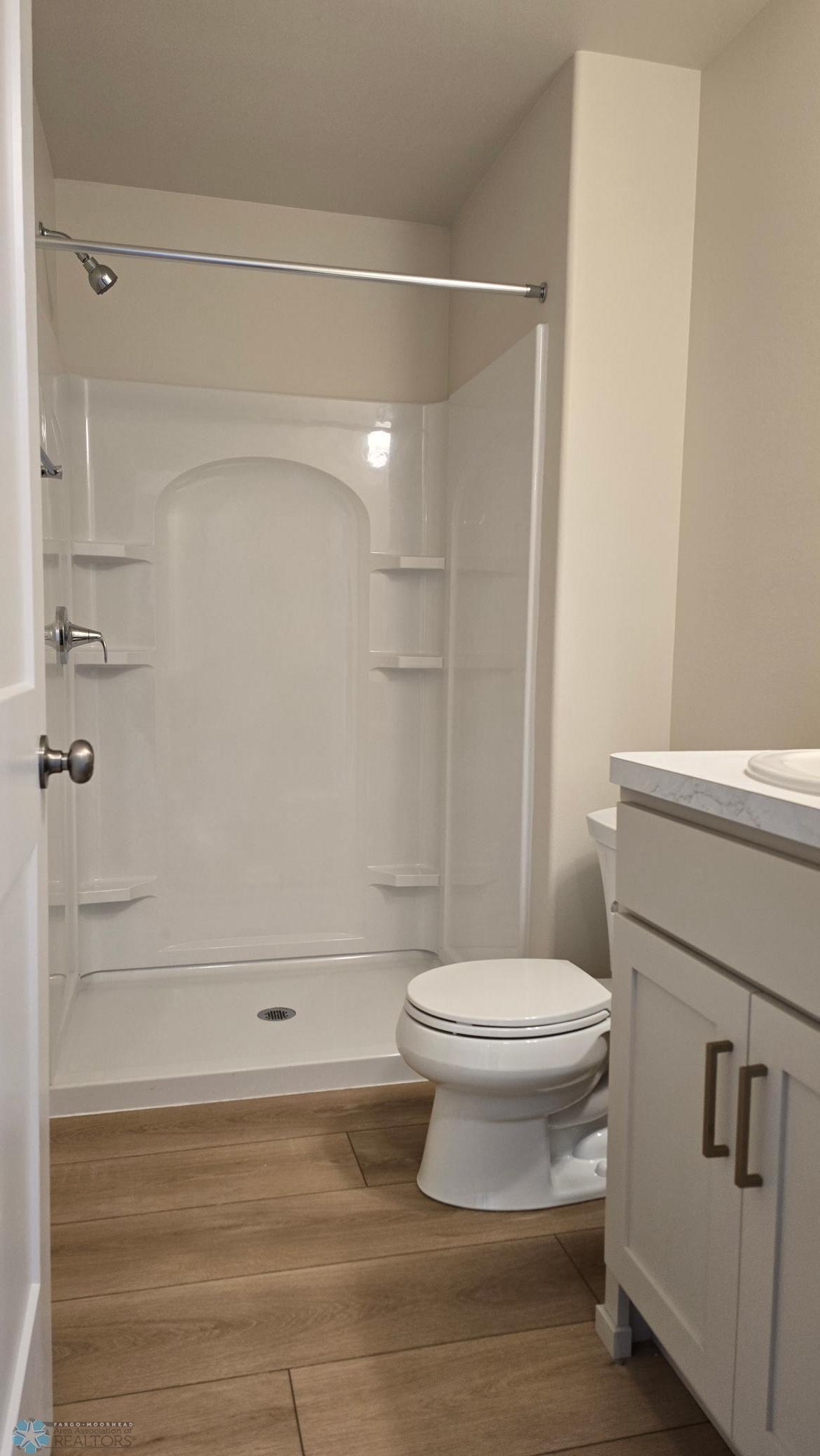 Fargo, North Dakota 58104, United States, 4 Bedrooms Bedrooms, ,2 BathroomsBathrooms,Residential,Pending,145180