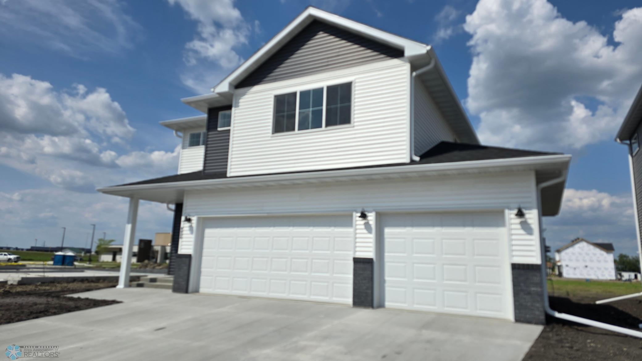 Fargo, North Dakota 58104, United States, 4 Bedrooms Bedrooms, ,2 BathroomsBathrooms,Residential,Pending,145180