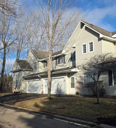 Townhouse For Sale - 13932 Erwin Court<br/> Eden Prairie, MN 55344