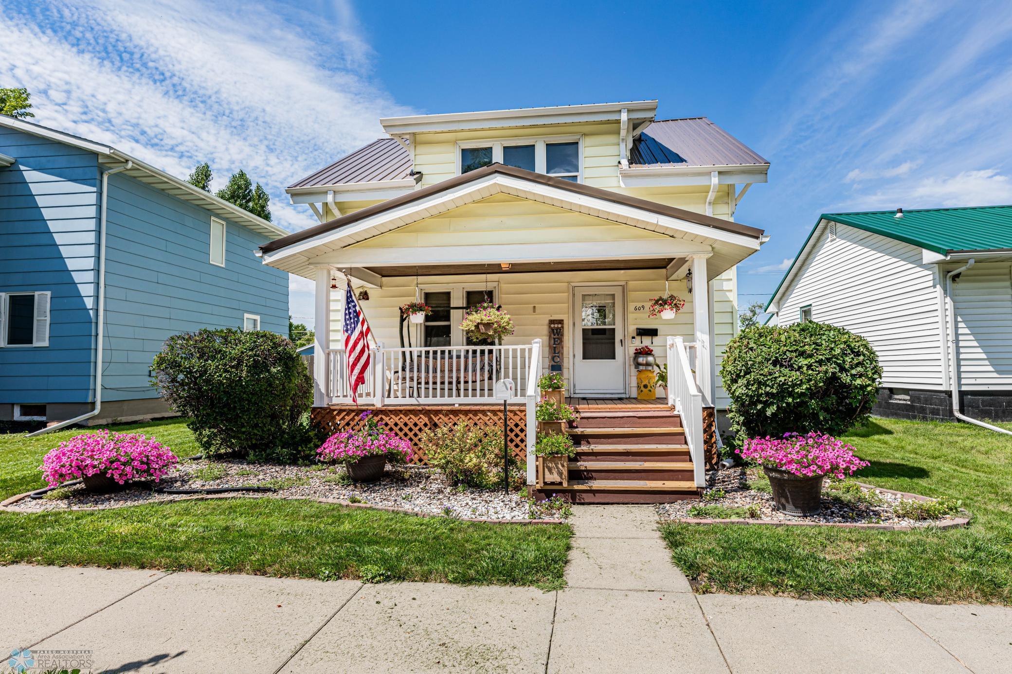 Wahpeton, North Dakota 58075, United States, 5 Bedrooms Bedrooms, ,3 BathroomsBathrooms,Residential,Active,49022