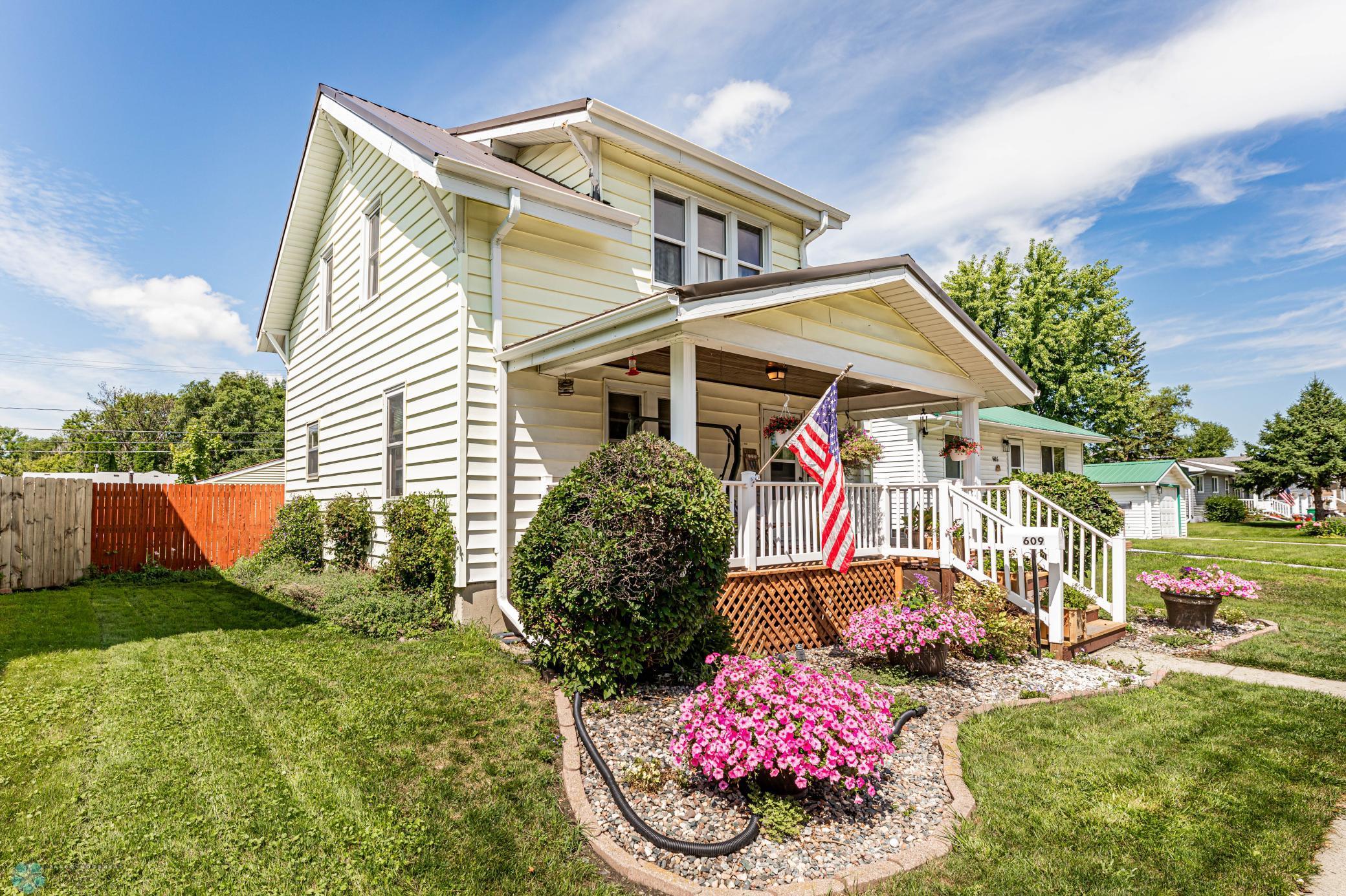 Wahpeton, North Dakota 58075, United States, 5 Bedrooms Bedrooms, ,3 BathroomsBathrooms,Residential,Active,49022