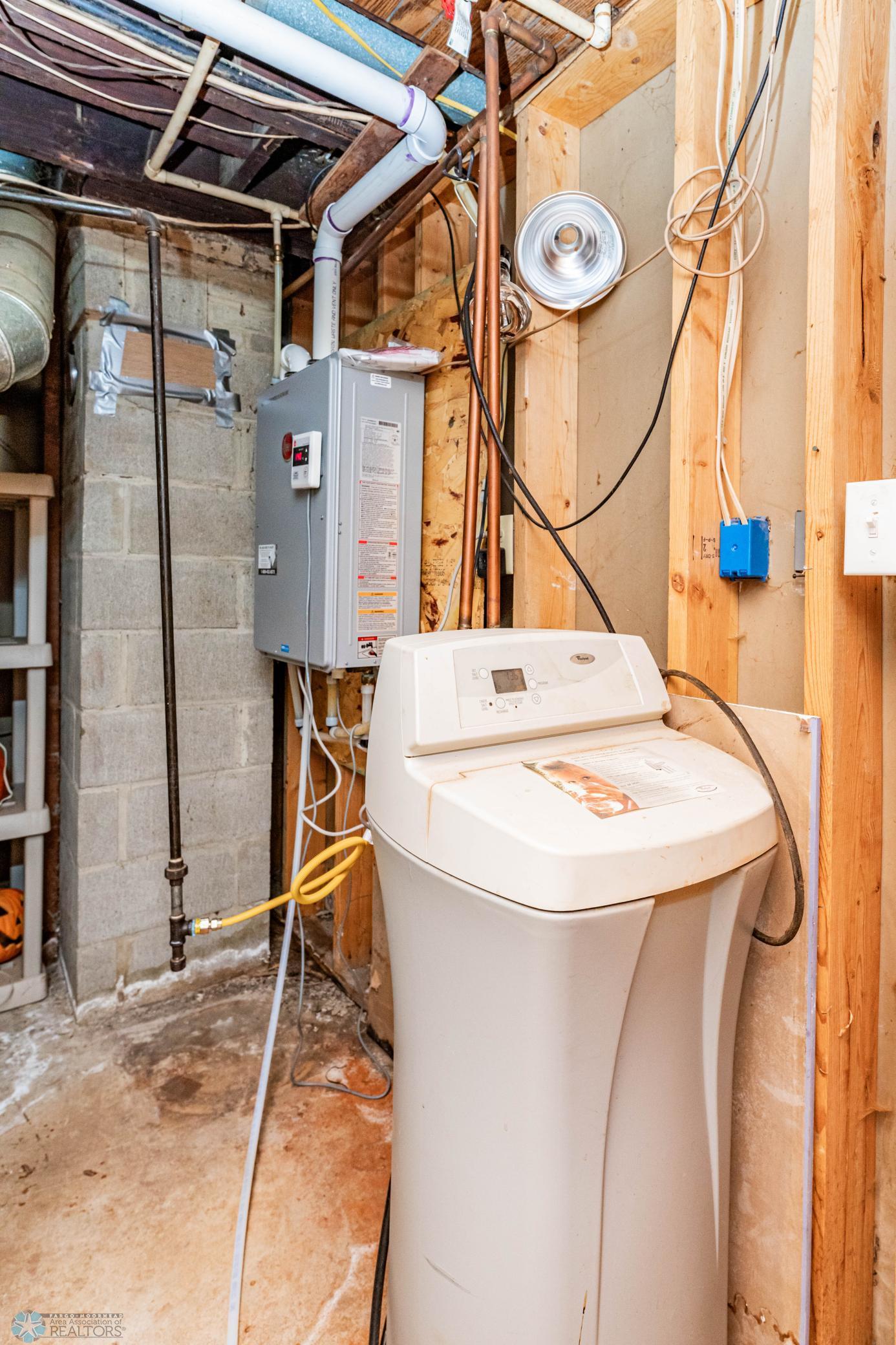 Wahpeton, North Dakota 58075, United States, 5 Bedrooms Bedrooms, ,3 BathroomsBathrooms,Residential,Active,49022