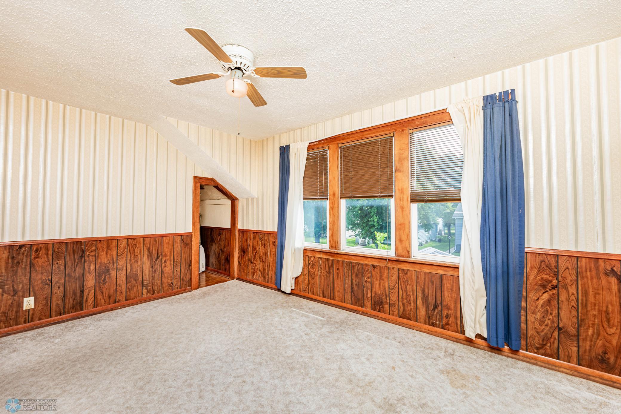 Wahpeton, North Dakota 58075, United States, 5 Bedrooms Bedrooms, ,3 BathroomsBathrooms,Residential,Active,49022