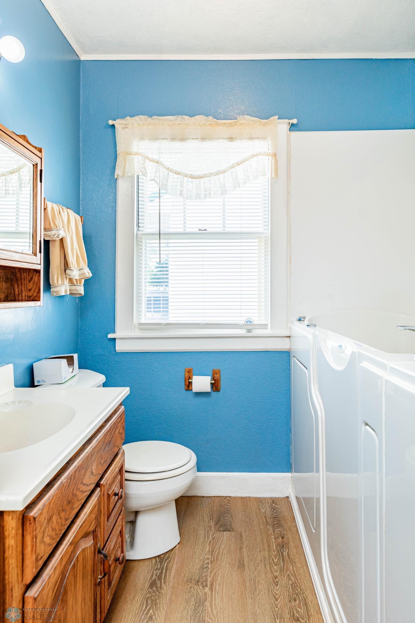 Wahpeton, North Dakota 58075, United States, 5 Bedrooms Bedrooms, ,3 BathroomsBathrooms,Residential,Active,49022