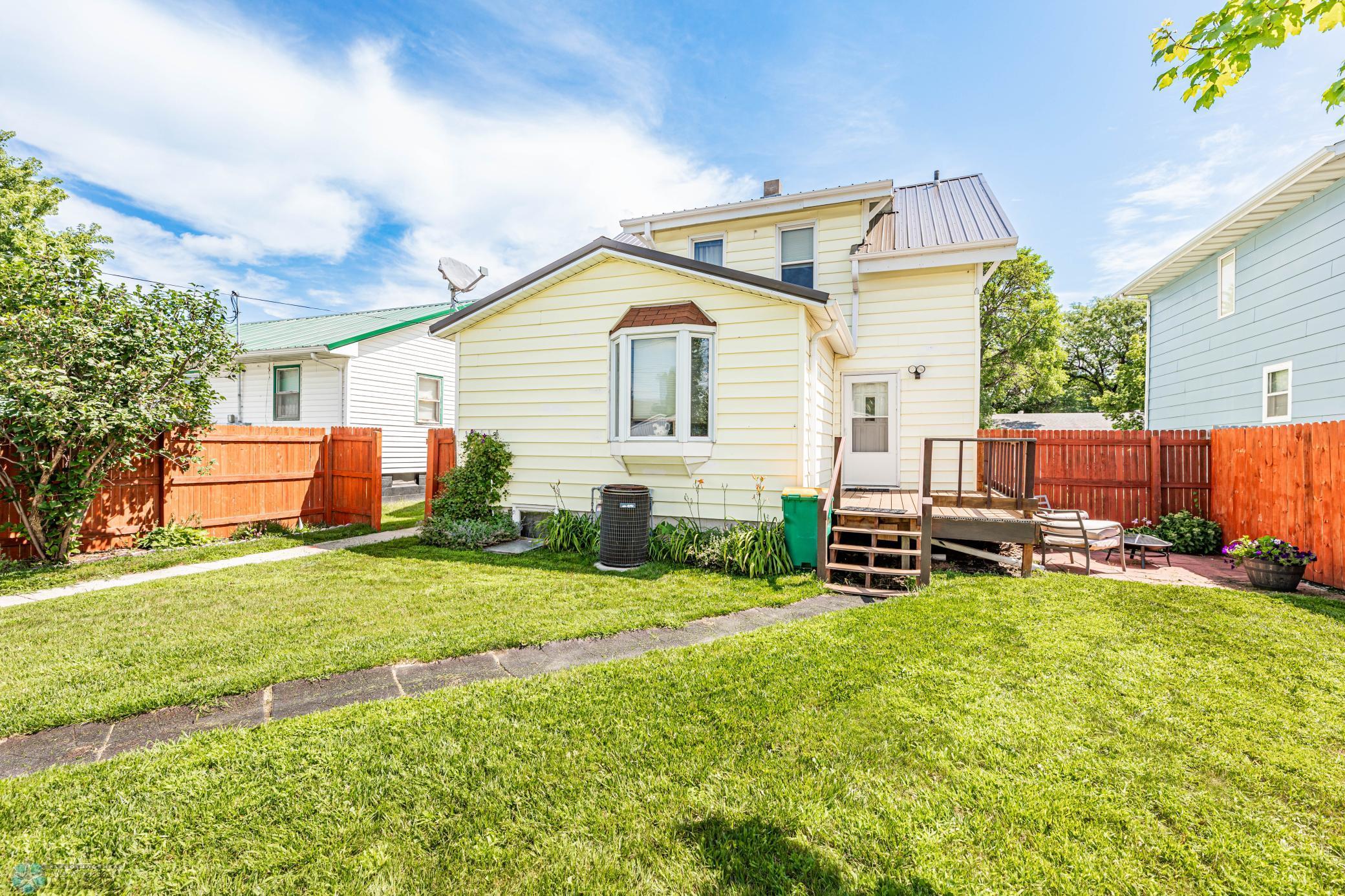 Wahpeton, North Dakota 58075, United States, 5 Bedrooms Bedrooms, ,3 BathroomsBathrooms,Residential,Active,49022