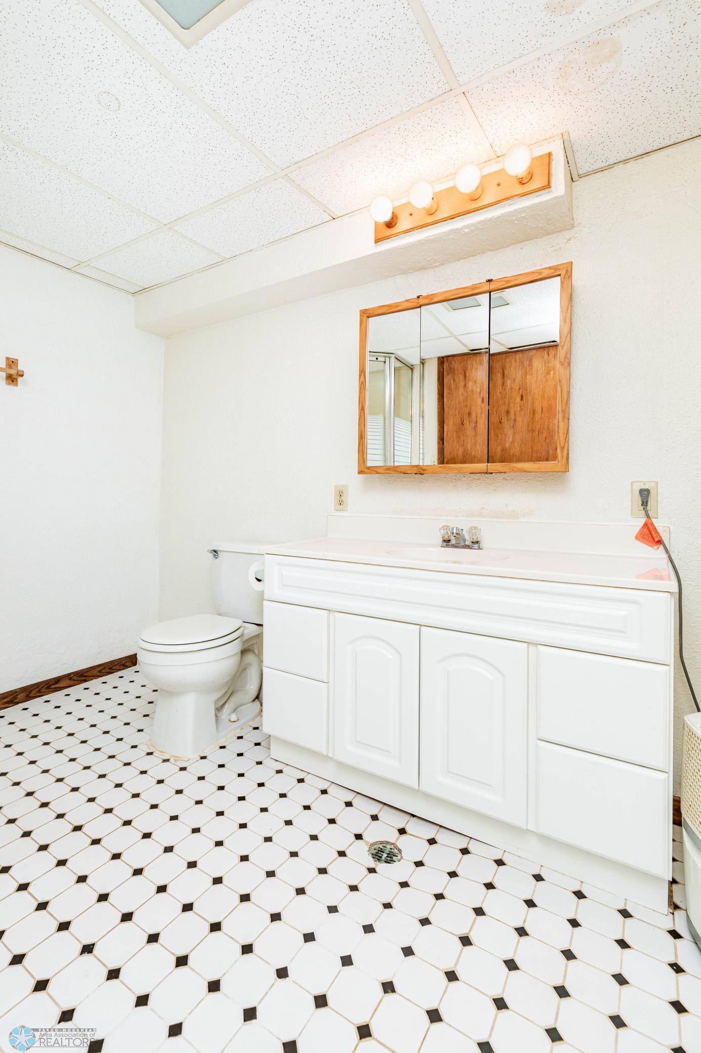 Wahpeton, North Dakota 58075, United States, 5 Bedrooms Bedrooms, ,3 BathroomsBathrooms,Residential,Active,49022