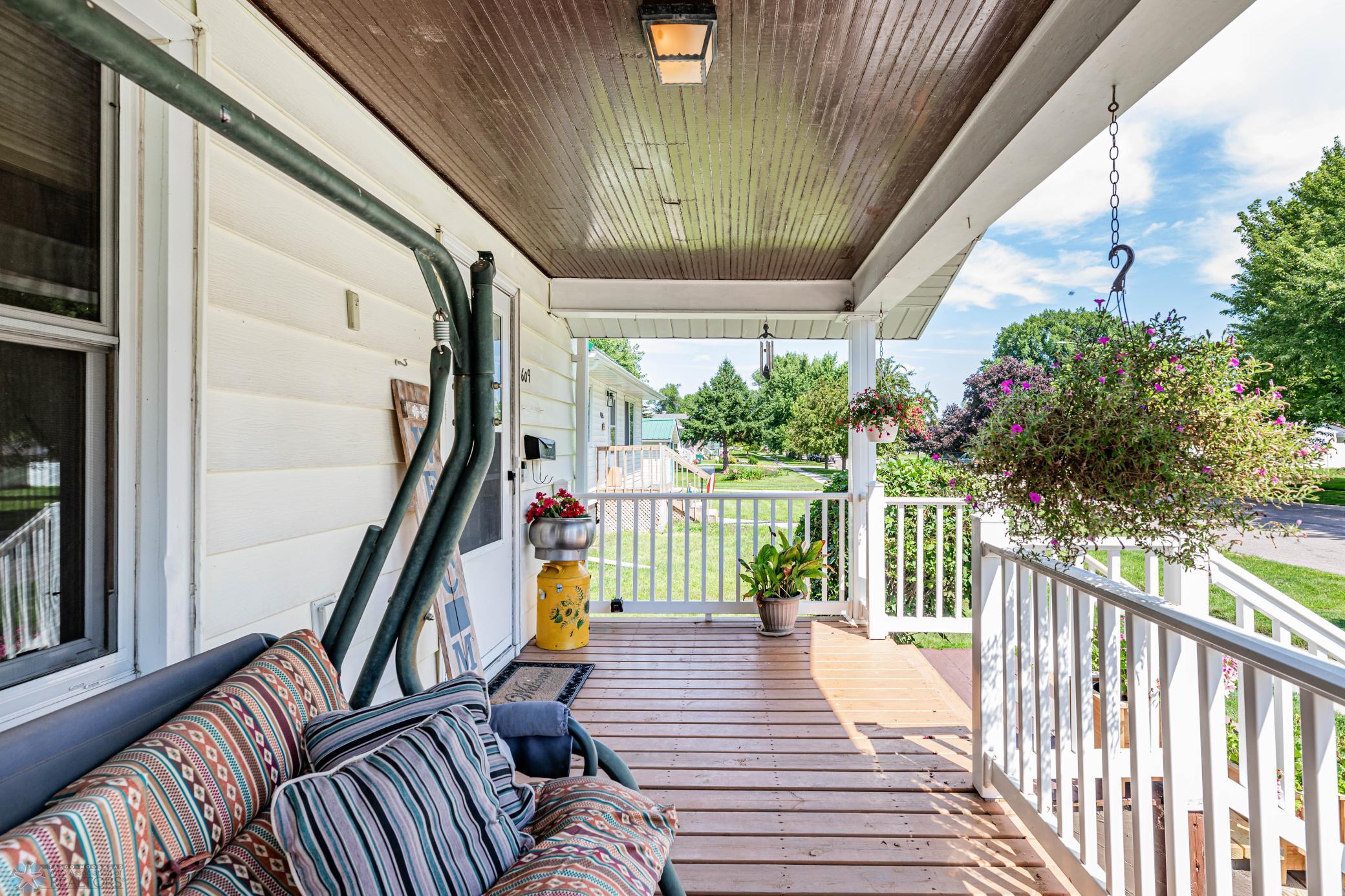 Wahpeton, North Dakota 58075, United States, 5 Bedrooms Bedrooms, ,3 BathroomsBathrooms,Residential,Active,49022