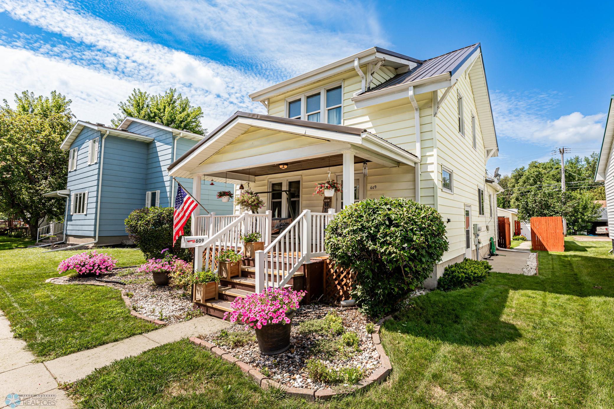 Wahpeton, North Dakota 58075, United States, 5 Bedrooms Bedrooms, ,3 BathroomsBathrooms,Residential,Active,49022