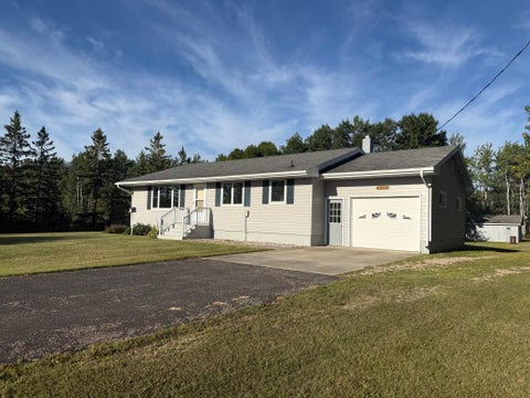 Homes For Sale - 24247 County Road 15<br/> Roseau County, Badger, MN 56714