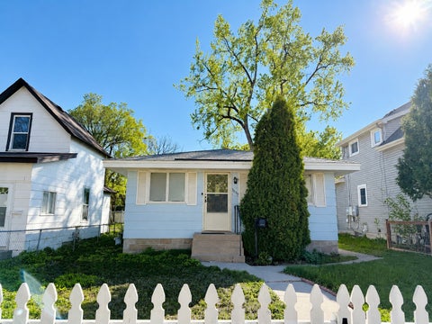 Homes For Sale - 3659 Snelling Avenue<br/> Minneapolis, MN 55406