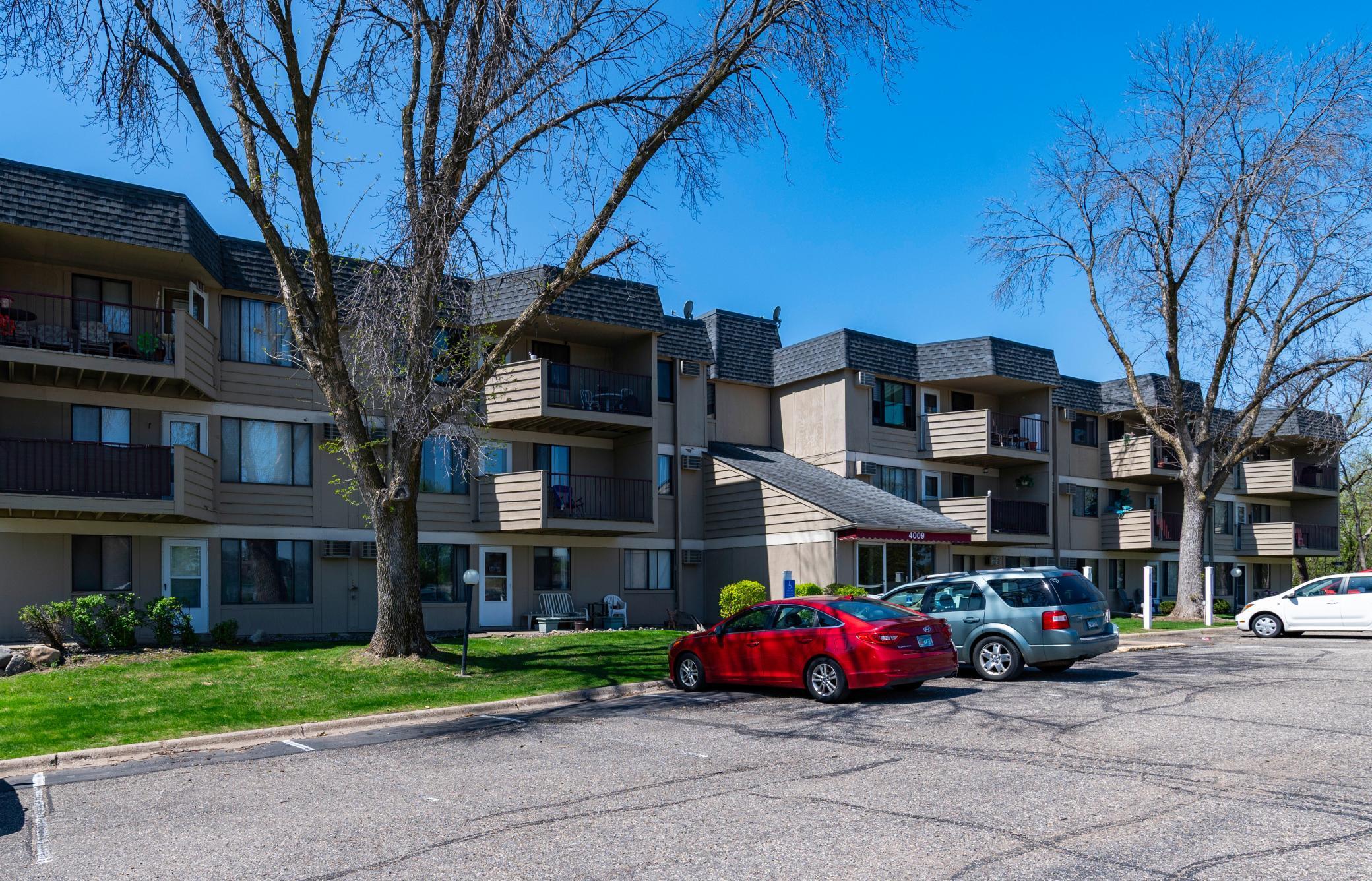 4009 Heritage Hills Drive #204, Minneapolis, Minnesota image 2