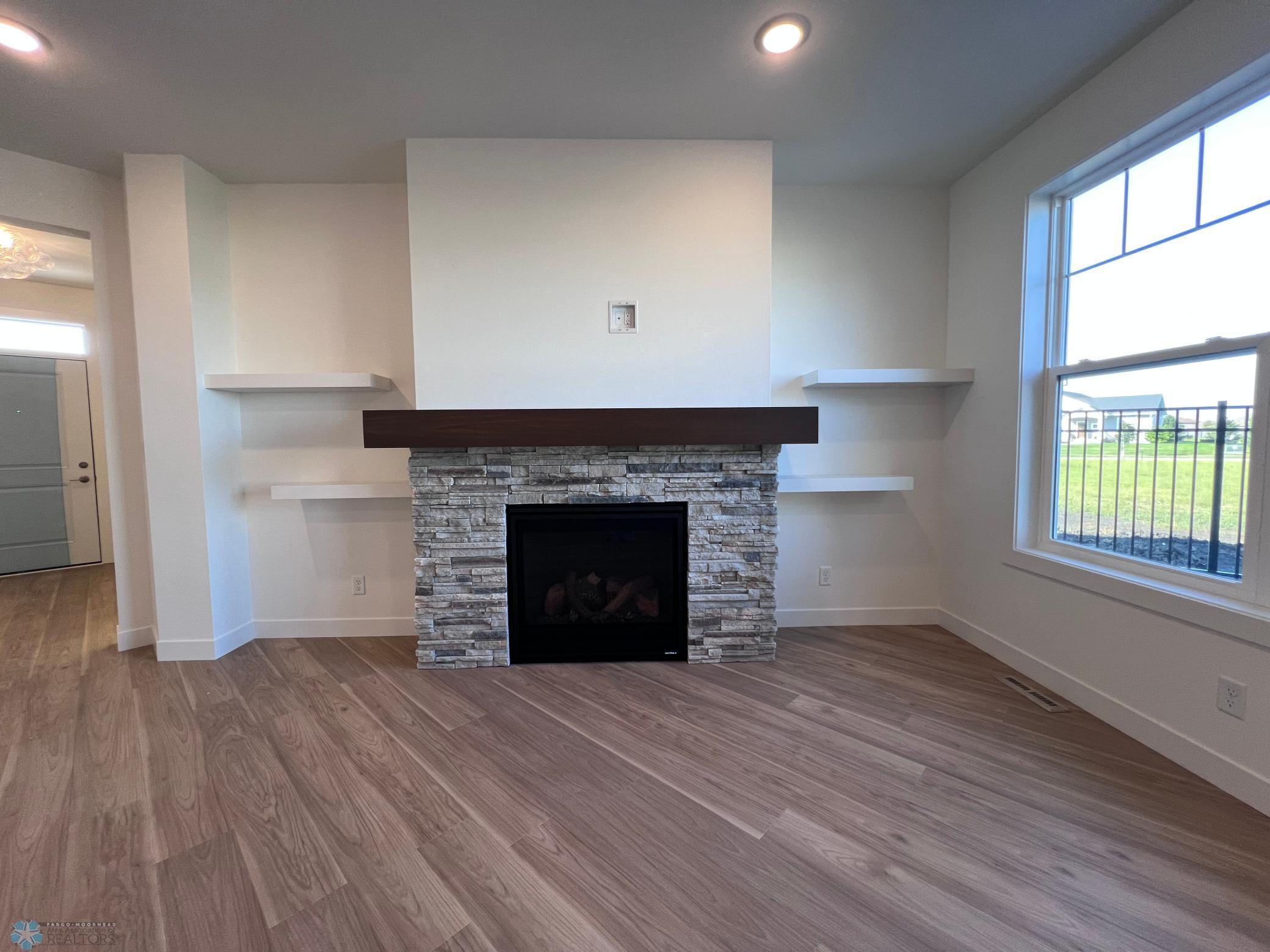 Fargo, North Dakota 58104, United States, 2 Bedrooms Bedrooms, ,2 BathroomsBathrooms,Residential,Pending,216718