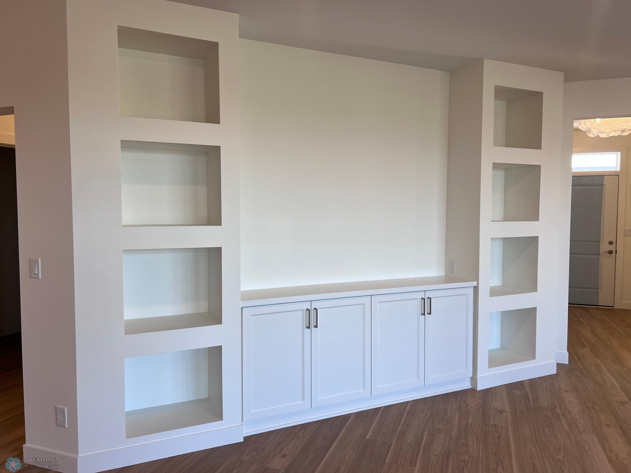 Fargo, North Dakota 58104, United States, 2 Bedrooms Bedrooms, ,2 BathroomsBathrooms,Residential,Pending,216718