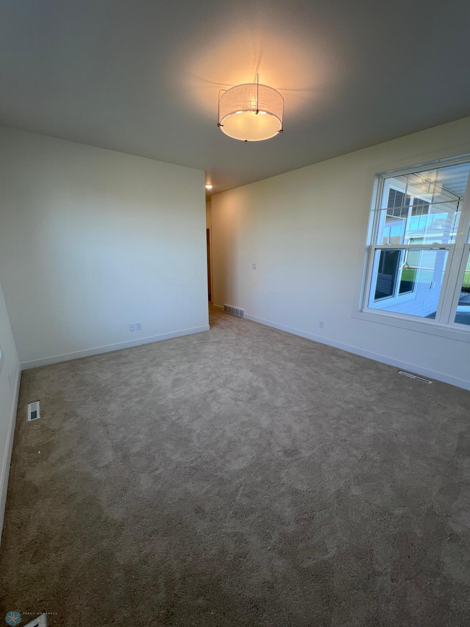 Fargo, North Dakota 58104, United States, 2 Bedrooms Bedrooms, ,2 BathroomsBathrooms,Residential,Pending,216718