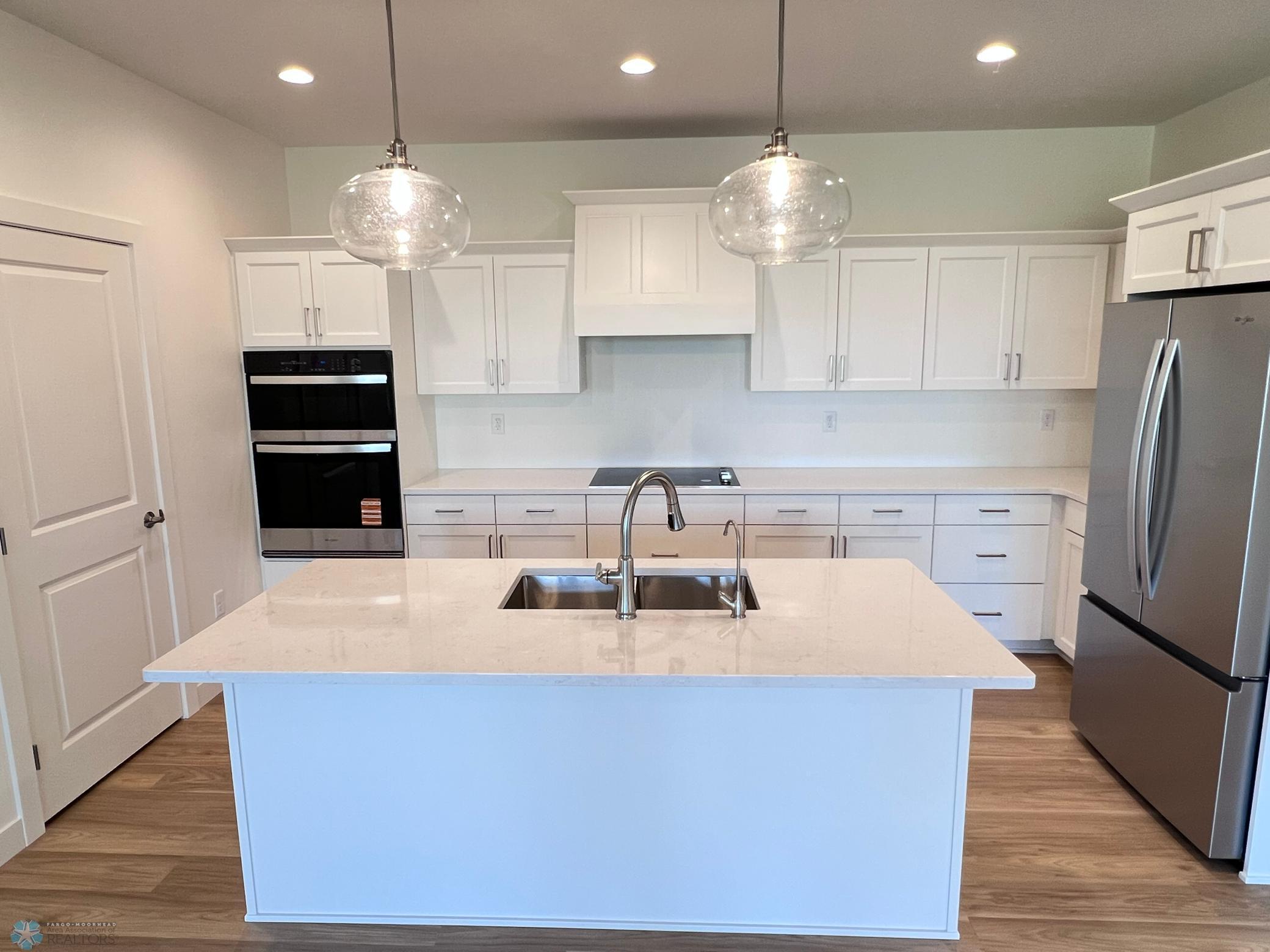 Fargo, North Dakota 58104, United States, 2 Bedrooms Bedrooms, ,2 BathroomsBathrooms,Residential,Pending,216718