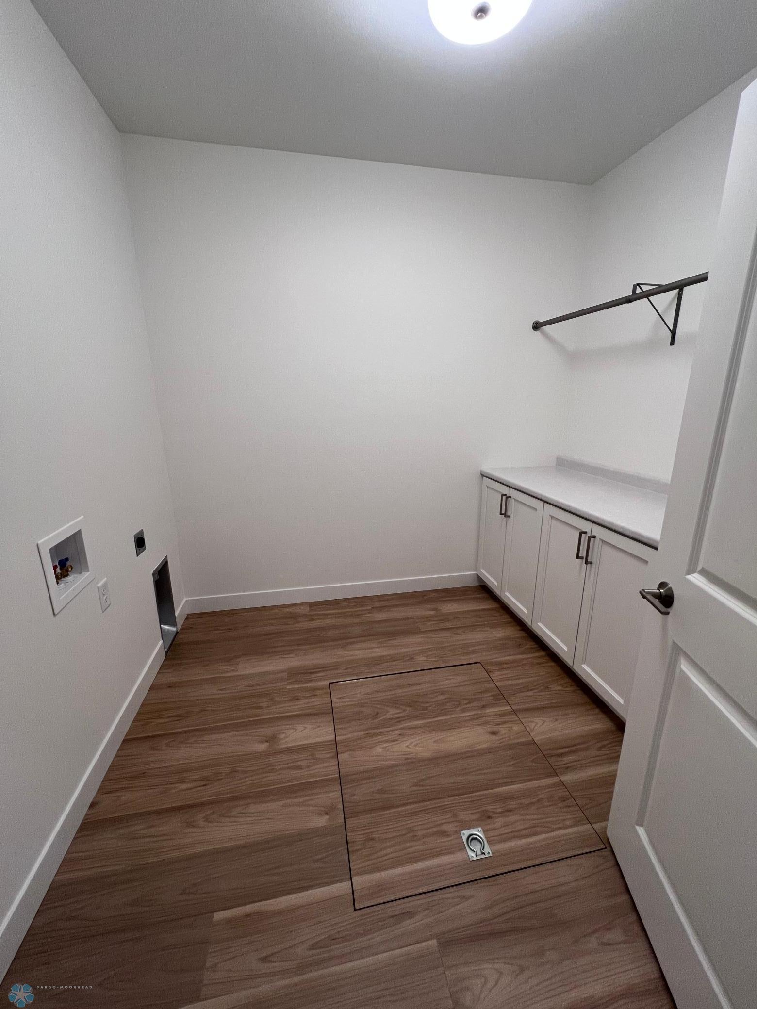 Fargo, North Dakota 58104, United States, 2 Bedrooms Bedrooms, ,2 BathroomsBathrooms,Residential,Pending,216718