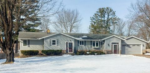Homes For Sale - 502 Birchwood Avenue<br/> Amery, WI 54001