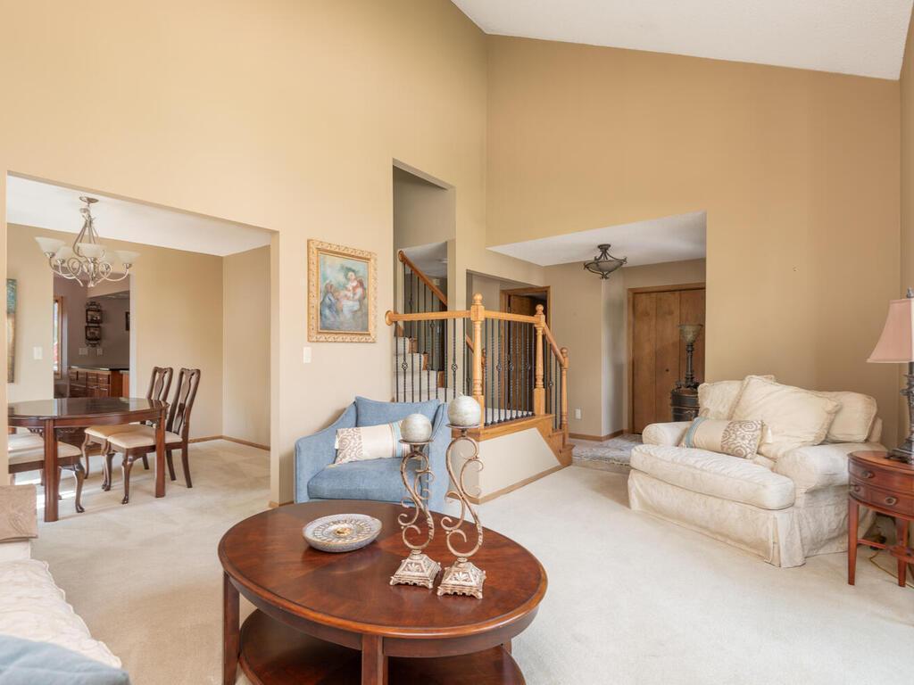 5705 Quinwood Lane, Plymouth, Minnesota image 7