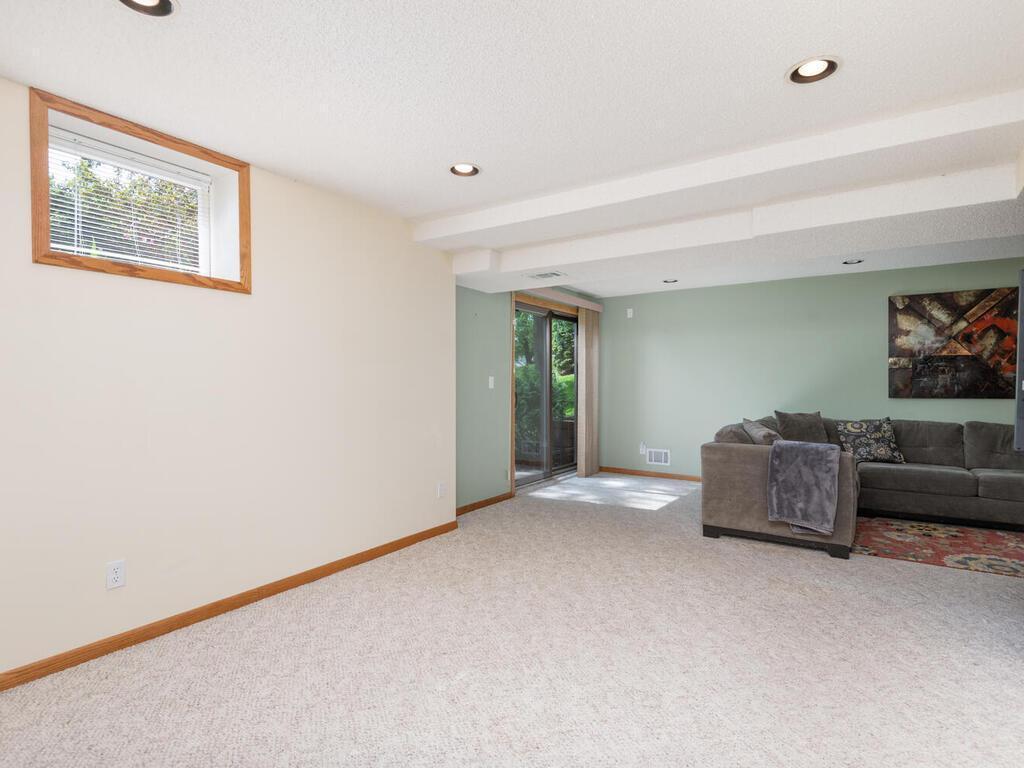 5705 Quinwood Lane, Plymouth, Minnesota image 22