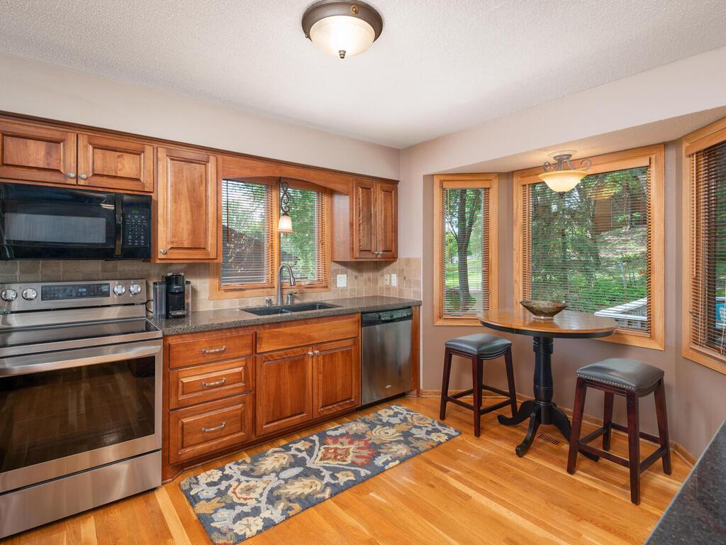 5705 Quinwood Lane, Plymouth, Minnesota image 11