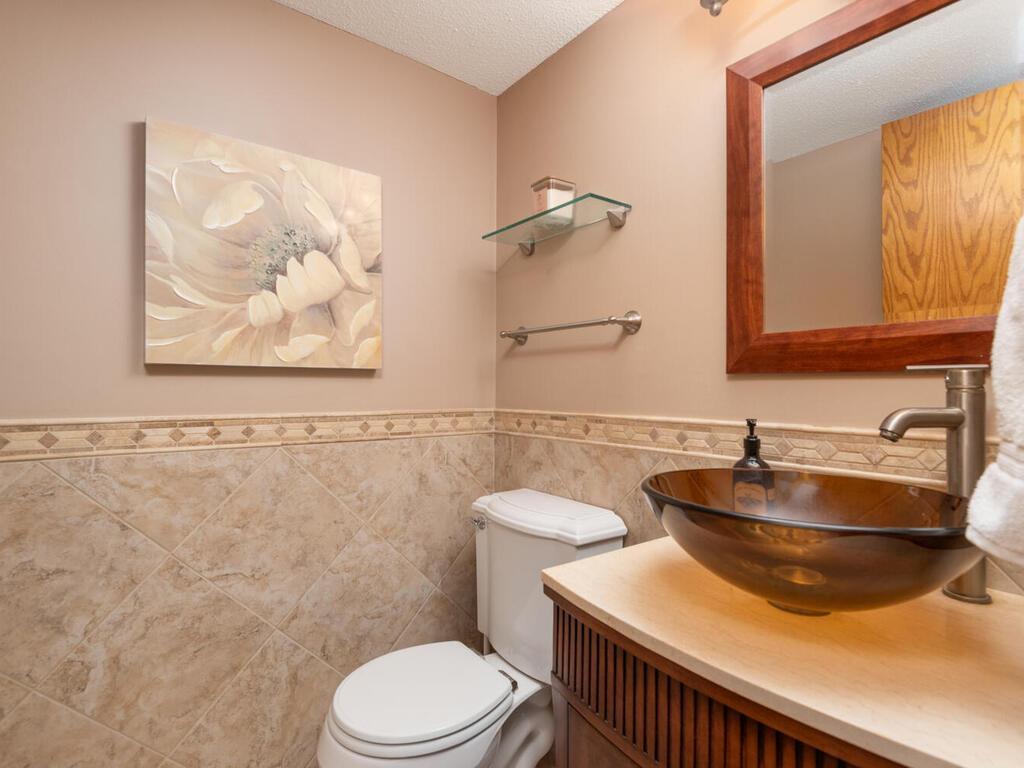 5705 Quinwood Lane, Plymouth, Minnesota image 15