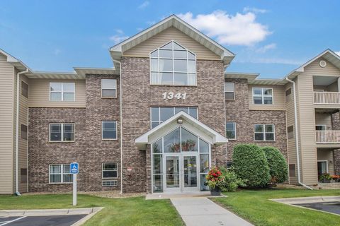 Condo For Sale - 1341 Lake Drive<br/> Chanhassen, MN 55317