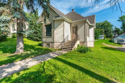 Homes For Sale - 528 W Summit Avenue<br/> Fergus Falls, MN 56537