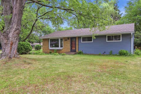 Homes For Sale - 2360 Circle Drive<br/> Saint Paul, MN 55110