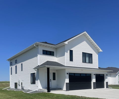 Homes For Sale - 5006 11th Street<br/> West Fargo, ND 58078