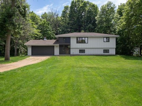 Homes For Sale - 10638 Maple Lane<br/> Hennepin County, Rogers, MN 55374