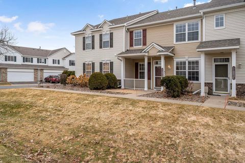 Townhouse For Sale - 11003 Oak Grove Circle<br/> Washington County, Saint Paul, MN 55129