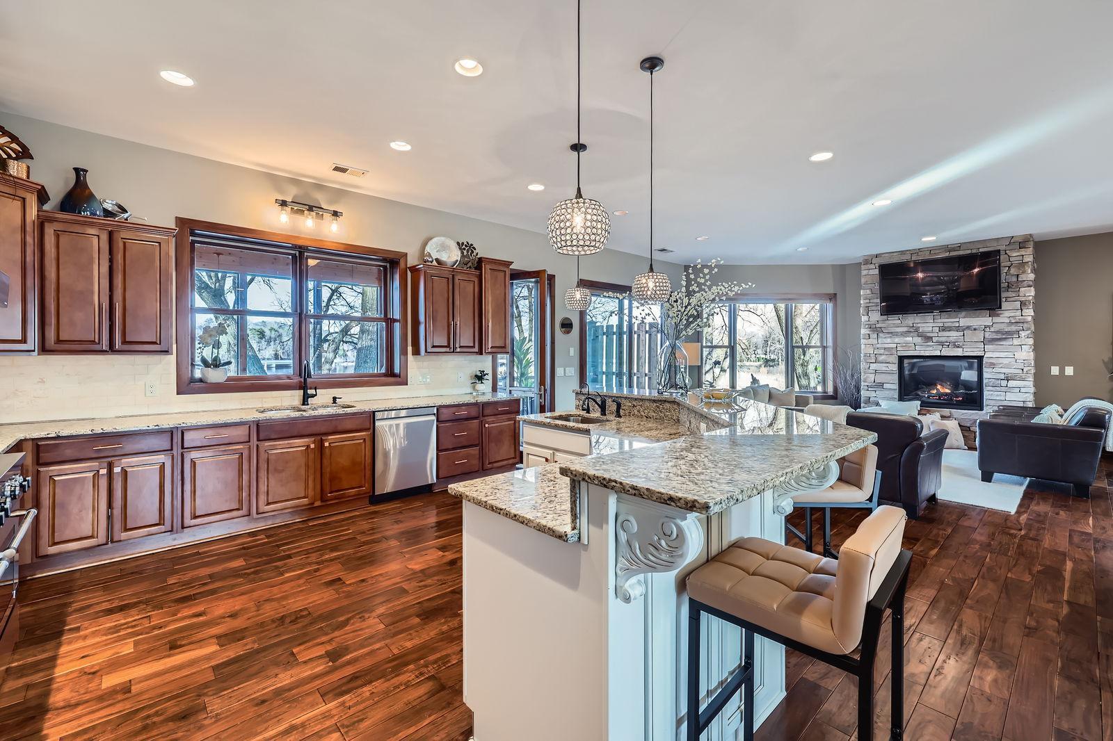 19900 Cottagewood Road, Excelsior, Minnesota image 24