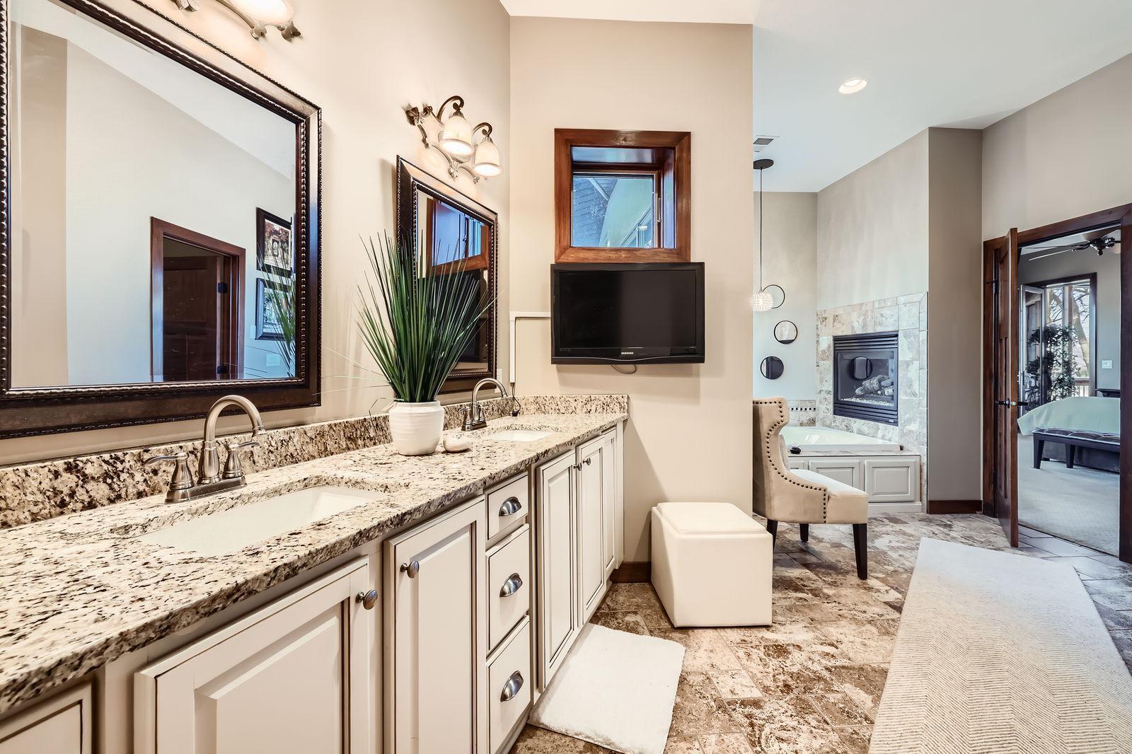 19900 Cottagewood Road, Excelsior, Minnesota image 33