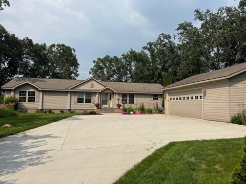 Homes For Sale - 44097 Hawes Beach Road<br/> Ottertail, MN 56571