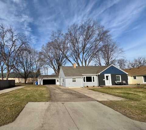 Homes For Sale - 604 7th Avenue<br/> Pipestone, MN 56164