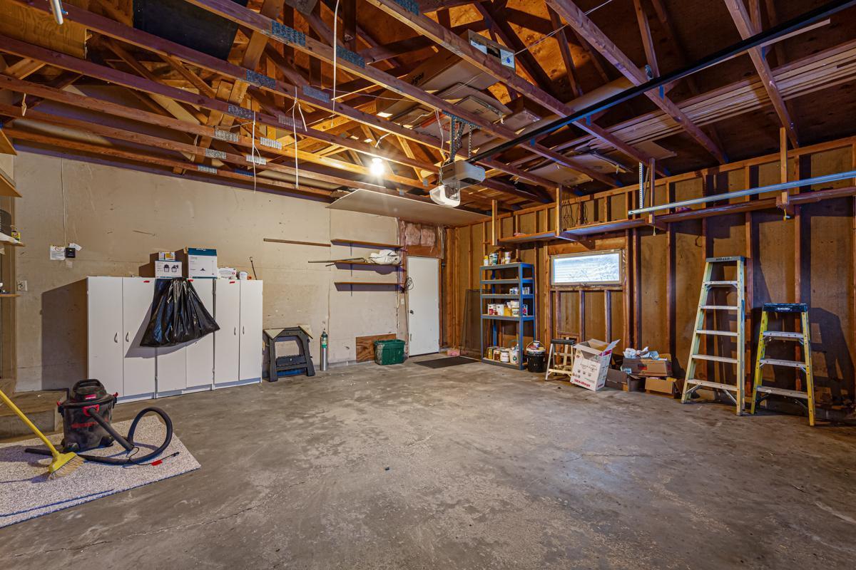 1027 Wedgewood Lane, Eagan, Minnesota image 38