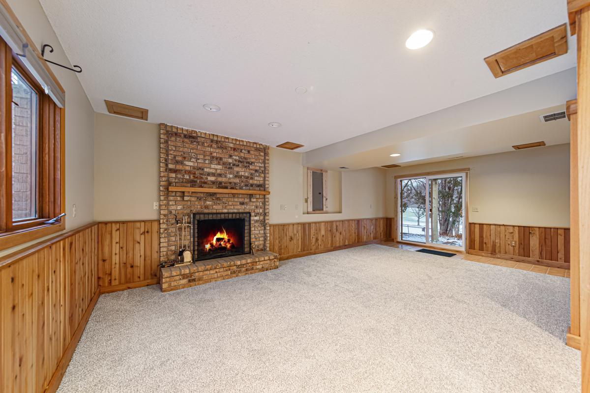 1027 Wedgewood Lane, Eagan, Minnesota image 28