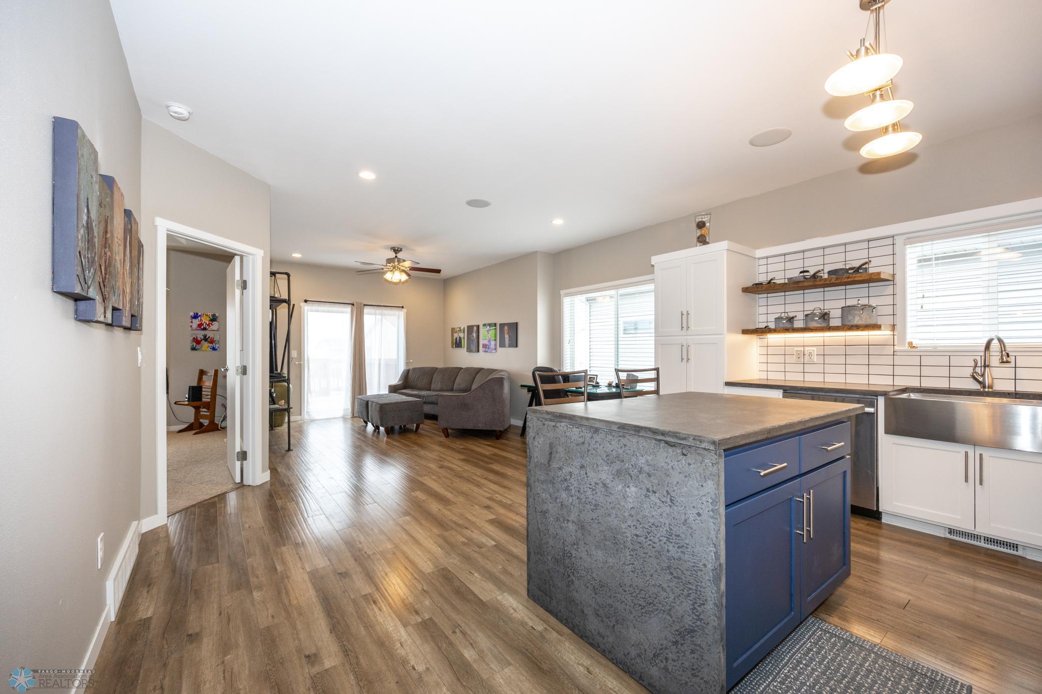 Fargo, North Dakota 58104, United States, 3 Bedrooms Bedrooms, ,2 BathroomsBathrooms,Residential,Pending,59058