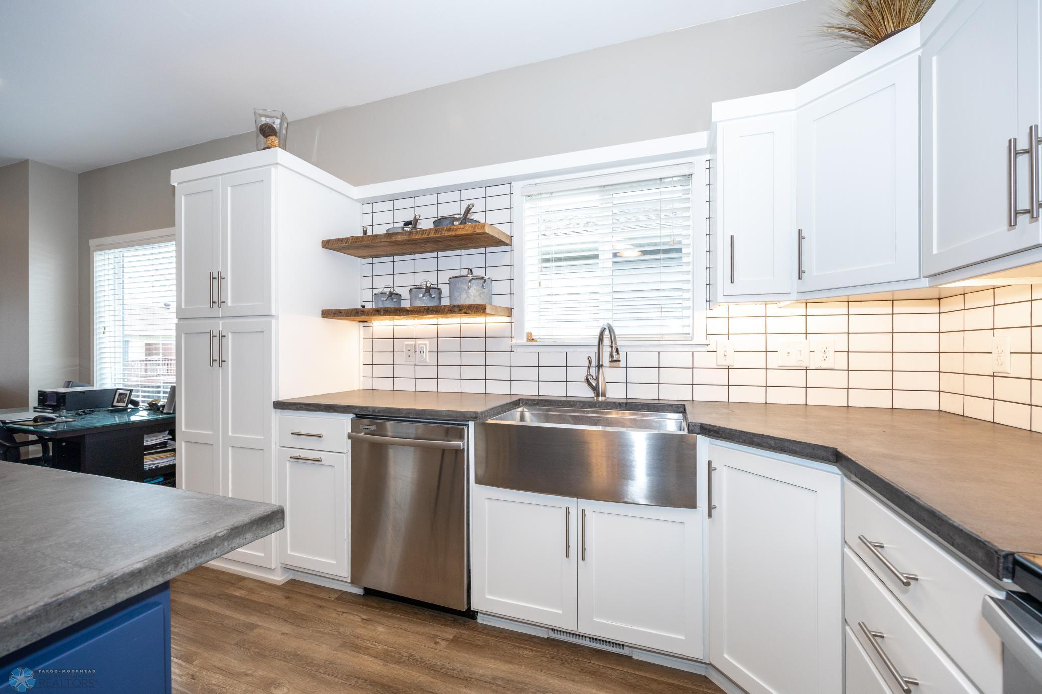 Fargo, North Dakota 58104, United States, 3 Bedrooms Bedrooms, ,2 BathroomsBathrooms,Residential,Pending,59058