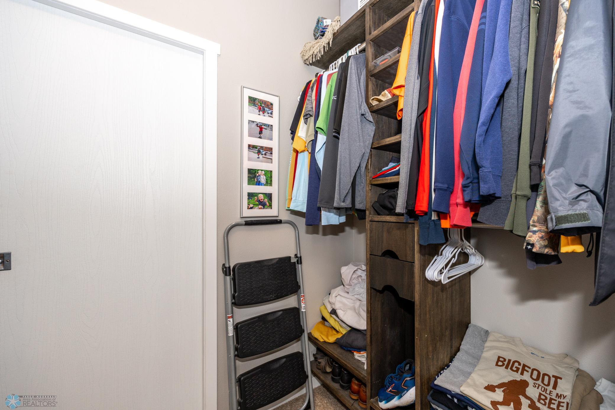 Fargo, North Dakota 58104, United States, 3 Bedrooms Bedrooms, ,2 BathroomsBathrooms,Residential,Pending,59058