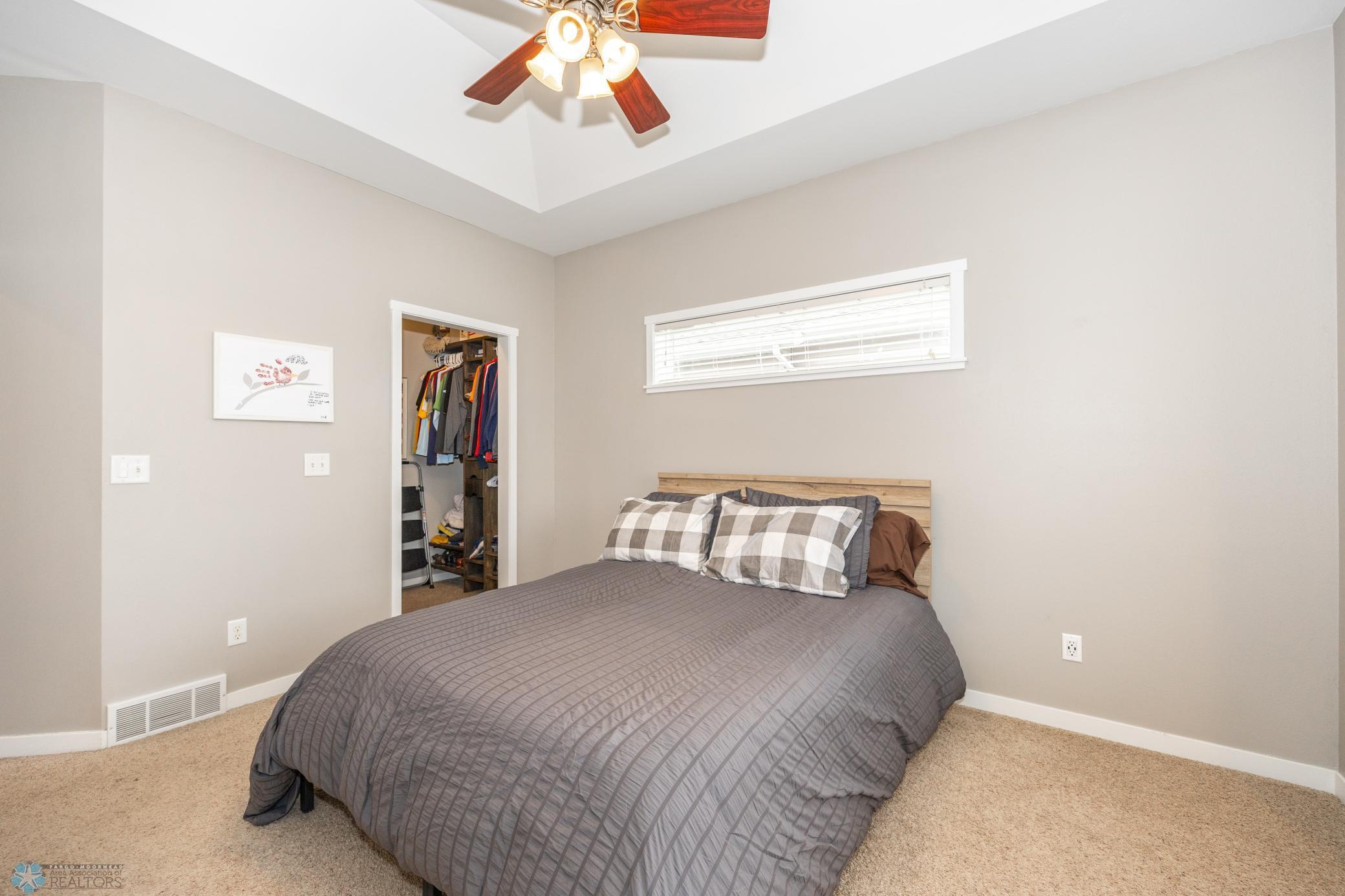 Fargo, North Dakota 58104, United States, 3 Bedrooms Bedrooms, ,2 BathroomsBathrooms,Residential,Pending,59058