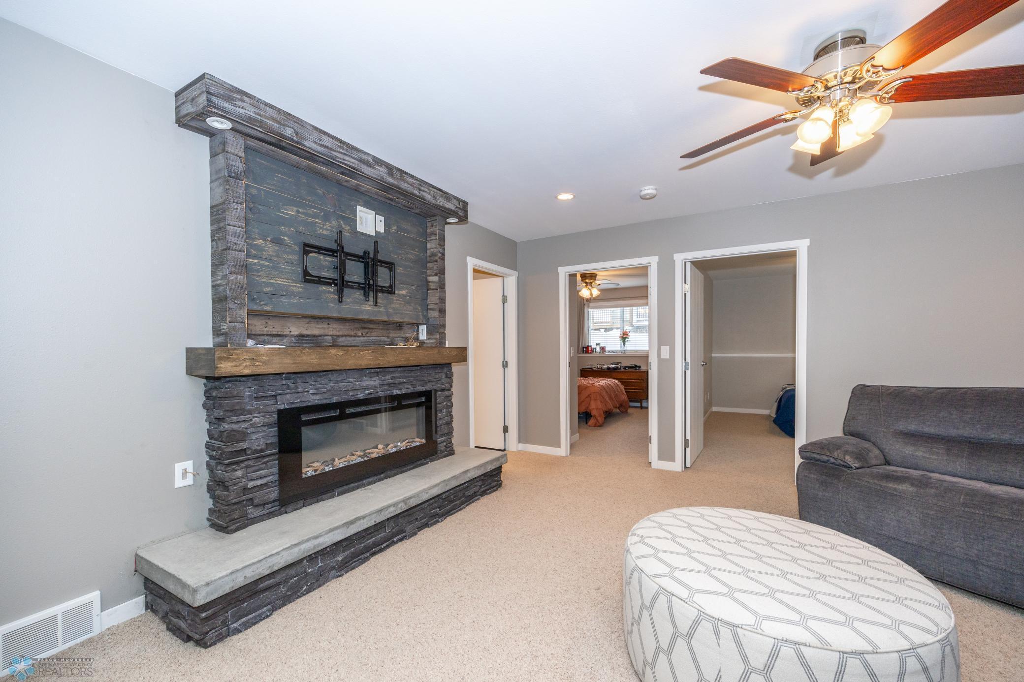 Fargo, North Dakota 58104, United States, 3 Bedrooms Bedrooms, ,2 BathroomsBathrooms,Residential,Pending,59058