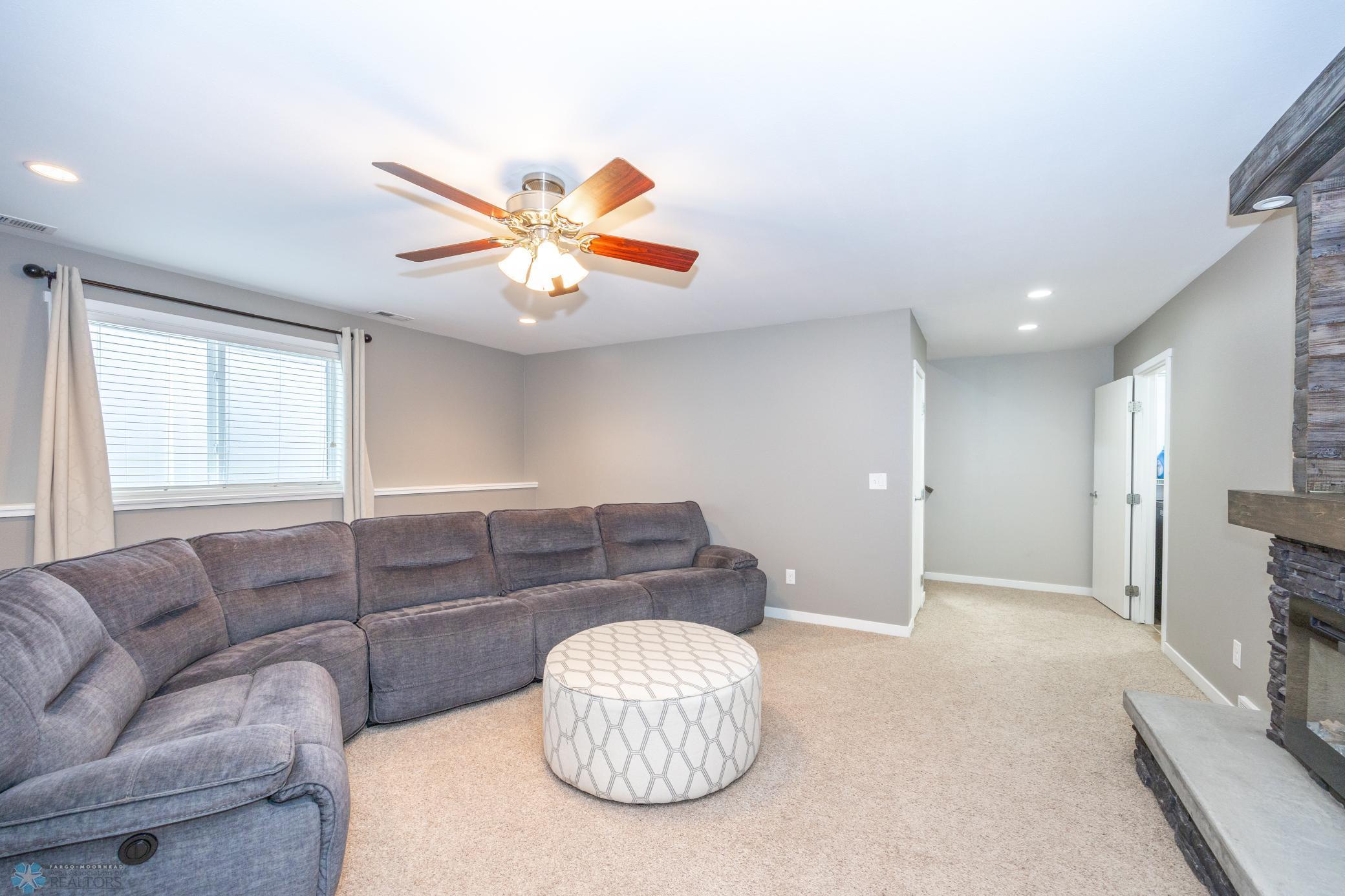 Fargo, North Dakota 58104, United States, 3 Bedrooms Bedrooms, ,2 BathroomsBathrooms,Residential,Pending,59058